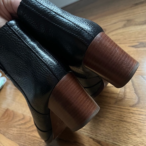 🆕 Tory Burch Sabe black tumbled leather booties size 8 - Picture 15 of 15